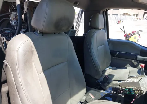 2019 Ford F150 Xl z USA, uszkodzony, nr VIN 1FTMF1CB3KKC36281